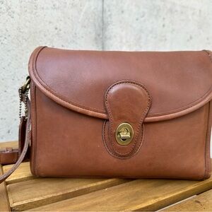 Vintage Coach British Tan Devon Bag Purse